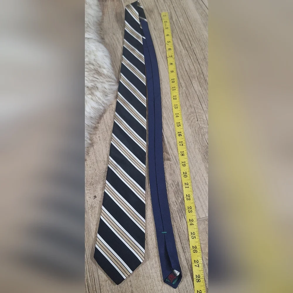 NWT Tommy Hilfiger 100% Silk Black &  Gold Diagnal Striped/solid tie  #1014 - Picture 5 of 5